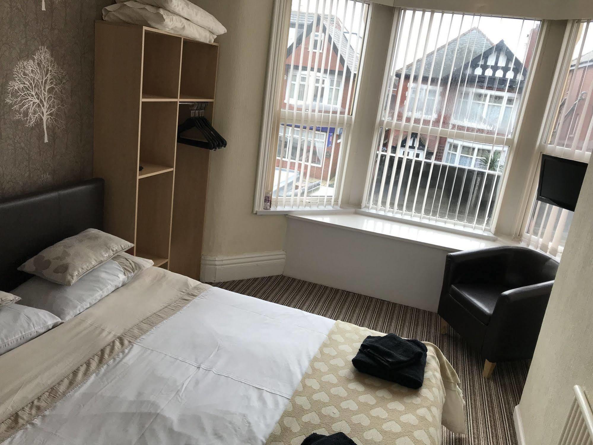 Hotel The Penrhyn à Blackpool Extérieur photo