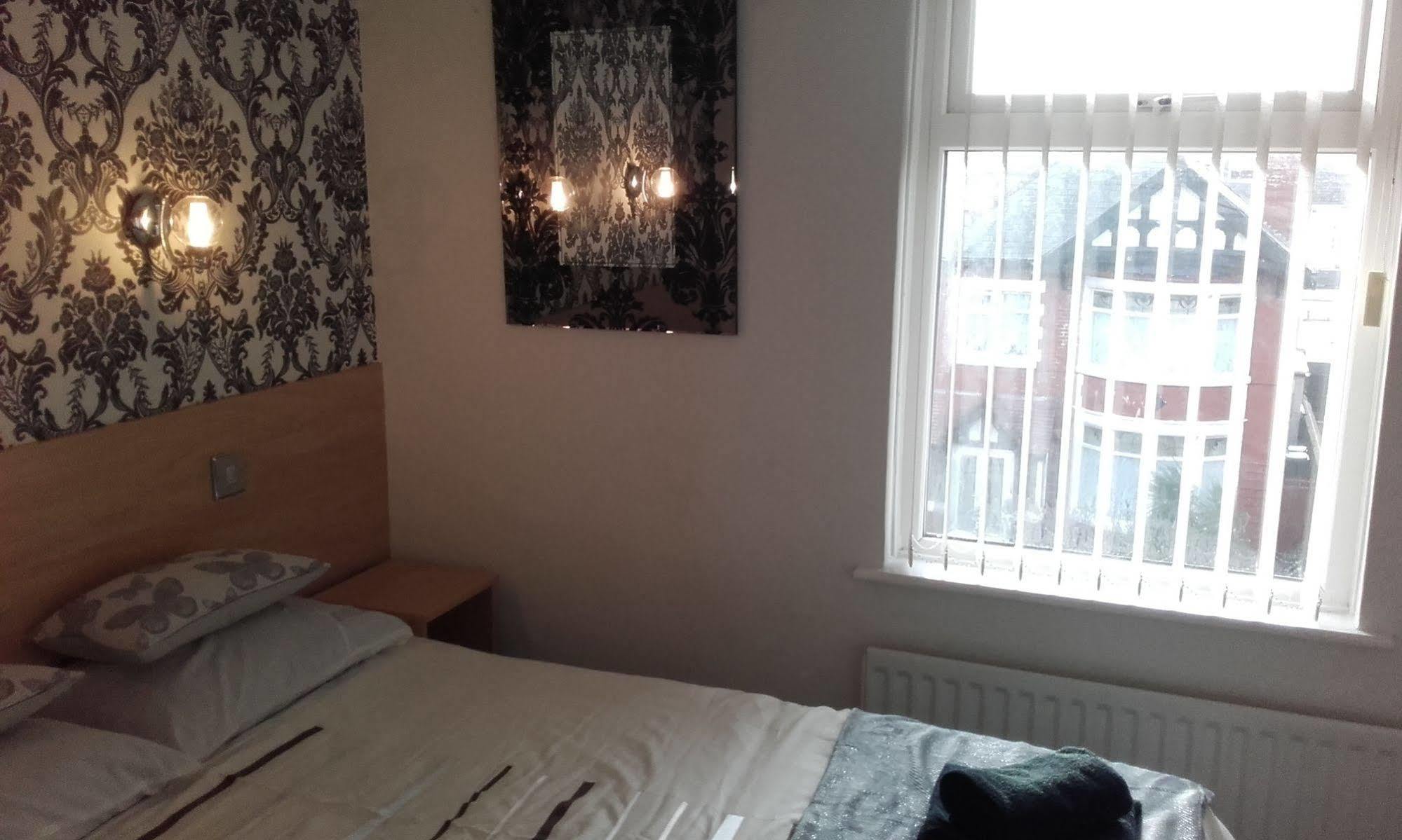 Hotel The Penrhyn à Blackpool Extérieur photo